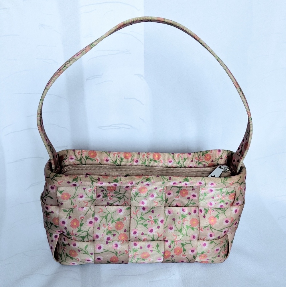 Harvey's Original Seatbelt Purse